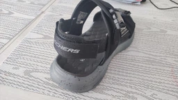 Сандалі VAPOR FOAM SANDAL Skechers 232898 BLK 42 Чорний (197627992983) фото від покупців 6