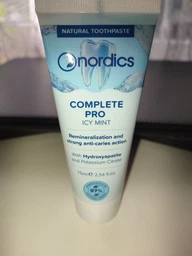 Зубна паста Nordics Complete Pro Icy Mint, 75 мл – для чутливих зубів, зміцнення емалі, без фтору, з гідроксиапатитом
