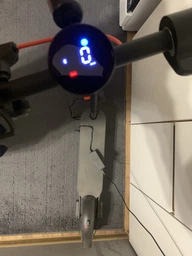 Електросамокат Xiaomi Mi Electric Scooter Elite GL BHR9603GL (400 Вт; 10 А*год; 36 В), колеса 10", чорний фото від покупців 9