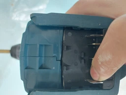 Акумуляторний ударний дриль-шурупокрут Bosch Professional GSB 185-LI з 2 акб GBA 18V 2.0Ah, з/п GAL 18V-20 у кейсі (06019K3100)
