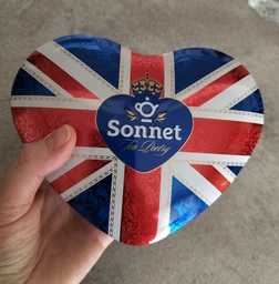 Подарунковий набір чаю Sonnet Heart у жерстяній скриньці 20 пірамідок