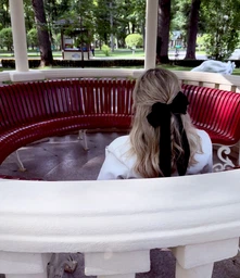 Великий атласний luxury бант - шпилька для волосся (білий) фото від покупців 2