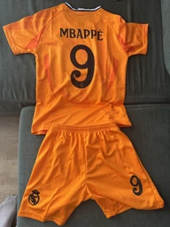 Форма футбольна дитяча Mbappe (Мбапе) 9 Real Madrid 24/25, р. 26 зріст 140-145 см. оранжева фото от покупателей 3