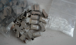 Конектор Vention Cat.6A FTP RJ45 50 шт зі вставкою, 3-зубі контакти Сріблястий прозорий (IDFR0-50) фото від покупців 3