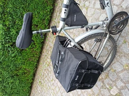 Велосипедна сумка West Biking 0707238 Black на багажник об'єм 30L фото від покупців 1