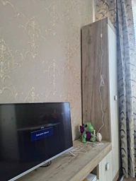 Антенна телевизионная DVB-T2 HDTV 4K Ultra HD комнатная, активная с усилителем 30 dBi, кабель 5 метров, белая