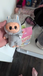 Детская мягкая игрушка сюрприз Лабубу Labubu Have a Seat плюшевая, брелок для ключей сумки рюкзака для детей и взрослых 17 см
