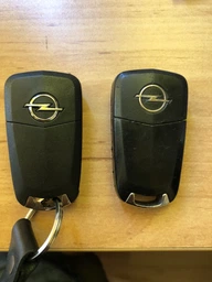 Корпус выкидного ключа для OPEL Astra Н, Zafira, Vectra C, Signum (Опель Астра Н, Зафира, Вектра C, Сигнум) 2 кнопки, лезвие HU100