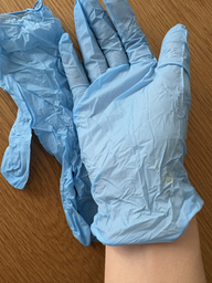 Перчатки смотровые нитриловые MedPlast без пудры нестерильные размер M 100 шт (7640162323314) фото от покупателей 1