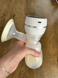 Молокоотсос электрический беспроводной Electric Brest Pump Evianangel Model Q2 портативный аккумуляторный для сцеживания массажный переносной универсальная бутылка для кормления белый фото от покупателей 2