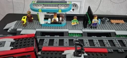 Конструктор LEGO City Трамвай і вокзал у центрі міста 811 деталей (60423)