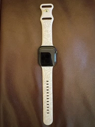 Силиконовый ремешок для Apple Watch всех серий размером 42/44/45/49 мм черный фото от покупателей 10