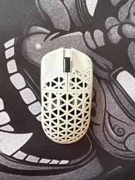 Бездротова ігрова мишка ATTACK SHARK R5 Ultra WHITE Карбонова, ультралегка (2.4G, Bluetooth), PAW3950MAX, 42000 DPI, 8K