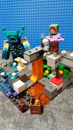 Конструктор LEGO Minecraft Встреча с Боронителем 238 деталей (21274)