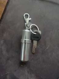 Оригинальный брелок-канистра Zippo.
