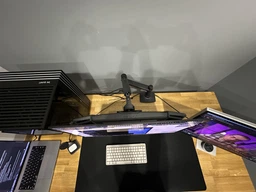 Настольное крепление для монитора Ergotron LX Desk Mount Monitor Arm Black (45-241-224) фото от покупателей 1