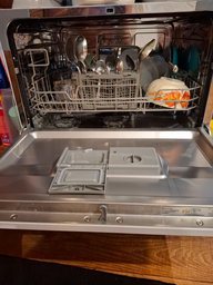 Посудомийна машина ELECTROLUX ESF2400OH фото від покупців 1