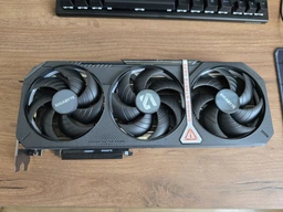 Відеокарта RTX 5070 12GB GDDR7 Gaming OC Gigabyte (GV-N5070GAMING OC-12GD) фото від покупців 2
