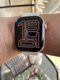 Смарт-годинник Apple Watch Series 10 GPS 42mm Jet Black Aluminium Case with Black Sport Band - S/M (MWWE3QH/A) фото від покупців 9