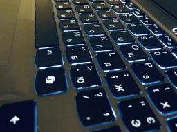 Ноутбук Lenovo 15 LOQ 15IAX9 1920x1080/i5-12450HX/16/512/RTX 4060 8GB/DOS/Luna grey (83GS00BKRA)