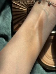 Кремовый бронзер Charlotte Tilbury Beautiful Skin Sun-Kissed Glow Bronzer (1 Fair) 21 g фото от покупателей 3