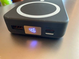 Павербанк УМБ 10000 mAh бездротова магнітна зарядка 15 W Navu повербанк magsafe швидка зарядка 3.0 PD міні powerbank 15 Вт вбудований кабель зовнішній портативний акумулятор PD 22.5W магсейф для телефону айфона iPhone кабель для роутера в комплекті фото від покупців 13