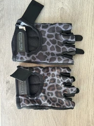 Рукавички жіночі для фітнесу Contraband Pink Label 5297 Leopard Print Gloves (Сірий XS) фото від покупців 1