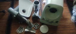 Мясорубка BOSCH MFW2515W с насадкой соковыжималкой фото от покупателей 11