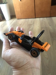 Конструктор LEGO City - Пілот F1 з автомобілем для перегонів команди McLaren 60442
