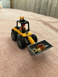 Конструктор LEGO City Будівельний колісний навантажувач (60450)
