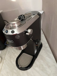 Кофеварка рожковая DeLonghi EC 685 W 51мм White фото от покупателей 9