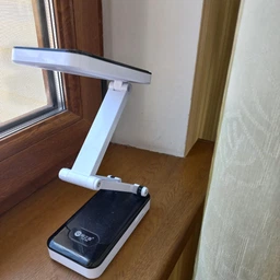 Портативна лампа на СОНЯЧНІЙ батареї настільна світлодіодна розкладна LED Solar LAMP кемпінговий світильник USB Акумулятор 1200 mAh Біла з чорним