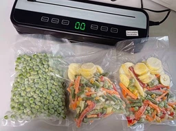Вакуумный упаковщик для дома кухни с ножом резаком Vacuum Sealer вакууматор для еды продуктов питания сухих и влажных овощей и мяса прибор для упаковки пищи вакуумные упаковщики комплект гофрированные пакеты 10 шт HZ-001 фото от покупателей 15