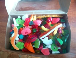 Подарочный мармеладный бокс Trolli 500 г - желейные конфеты ассорти в коробке фото от покупателей 1