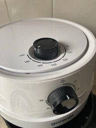 Мультипечь с механическим управлением и чашей XXL на 4.5 л Gorenje AF1300XG 1300 Вт 7 автоматических программ и таймер 0-60 мин и регулировкой температуры 80-200 °С Белый