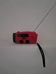Аварійне, портативне радіо FosPower зі світлодіодним ліхтариком AM / FM NOAA Радіоприймач з функцією Power Bank на 2000 мАг, зарядкою від USB, динамо-машина та сонячною панеллю (088R) фото від покупців 1