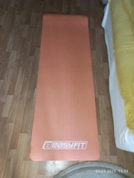 Килимок для йоги EasyFit NBR HIGH-Density 10 мм чорний (йогамат зі спіненого каучуку для фітнесу та пілатесу, мат-каремат спортивний) EF-NK10BK фото від покупців 14