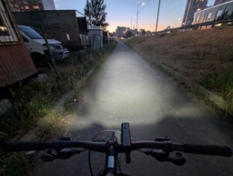 Велосипедний ліхтар West Biking YP0701246 діод XPG велофара QD400 на 400Lm з акумулятором 2000mAh фото від покупців 8