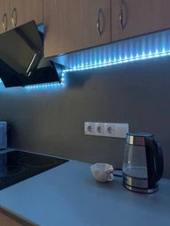 Светодиодная LED лента 5м Smart RGB + White с пультом и USB питанием. Управление через телефон Bluetooth 5050 Совместимость с Авто, ТВ, ПК (модель Striscia Led RGB) БЕЛАЯ