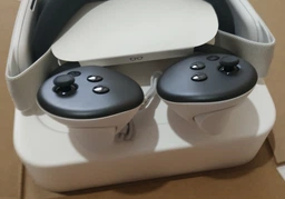 Очки виртуальной реальности Oculus Meta Quest 3S 128GB фото от покупателей 8