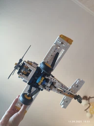 Конструктор LEGO Technic Буш-самолет 333 детали (42198)