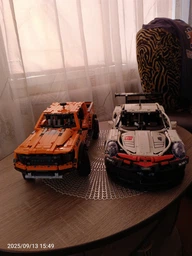Конструктор автомобіля Porsche 911 RSR на 1580 деталей в масштабі 1:10 з двигуном, LED підсвіткою і пультом дистанційного управління фото від покупців 12