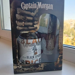Алкогольный напиток на основе Карибского рома Captain Morgan Spiced Black 0.7 л 40% + 2 чарки (4820178650533_G) фото от покупателей 7
