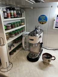 Кофеварка рожковая DeLonghi EC 685 W 51мм White фото от покупателей 7