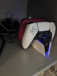 Зарядка для джойстика PlayStation 5 Honcam зарядная Док Станция для геймпада PS5 DualSense на 2 геймпада с подсветкой Белая фото от покупателей 4