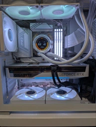 Відеокарта Gigabyte GeForce RTX 5070 Ti EAGLE OC ICE SFF 16G (GV-N507TEAGLEOC ICE-16GD) фото від покупців 1