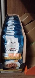 Влажный корм для кошек Purina Gourmet Perle мини-филе с курицей в соусе 26х85 г фото от покупателей 4