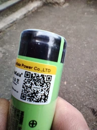 Аккумулятор 18650 литий ионный Без бренда JBV 2502 на 3400mAh 2A салатовый с выпуклым плюсом + USB ночник в комплекте фото от покупателей 4
