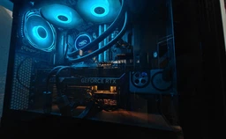 Видеокарта Gigabyte Nvidia GeForce RTX 5070 WINDFORCE OC SFF 12G (GV-N5070WF3OC-12GD) фото от покупателей 13