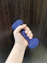 Гантель EasyFit 1 кг 1 шт Neoprene для фитнеса с матовым виниловым покрытием (неопрен) фиолетовая цельная литая неразборная EFNPR1V фото от покупателей 1